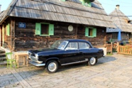 Kustendorf old car Wolga